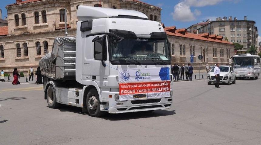 Sivas&rsquo;tan Savaş Mağduru Suriyelilere 4 Tır Yardım