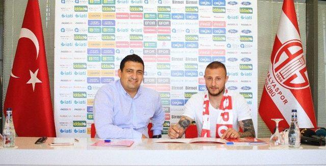 Aydın Karabulut Resmen Antalyaspor’da