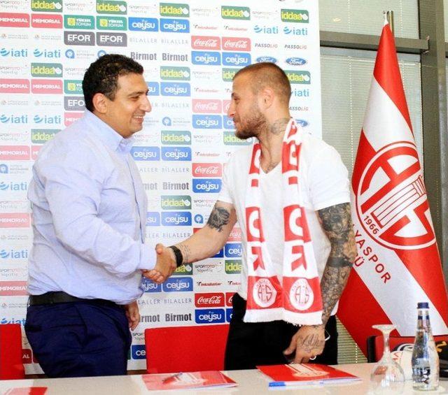 Aydın Karabulut Resmen Antalyaspor’da