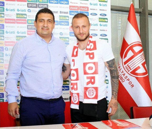 Aydın Karabulut Resmen Antalyaspor’da