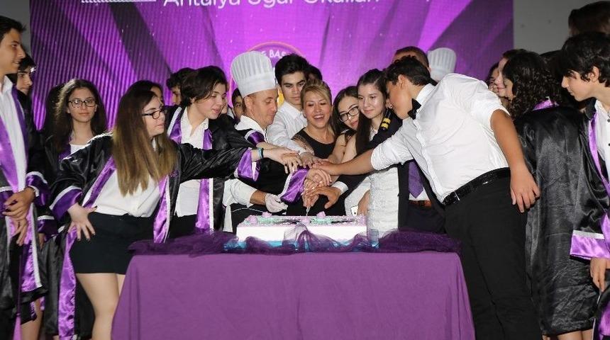 Antalya&rsquo;da Mezuniyet Coşkusu