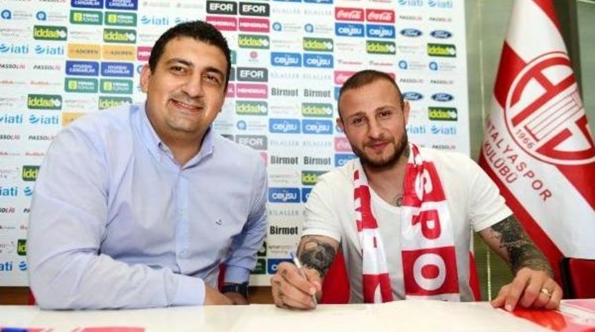 Antalyaspor, Aydın Karabulut'la 2 Yıllık S&ouml;zleşme Imzaladı