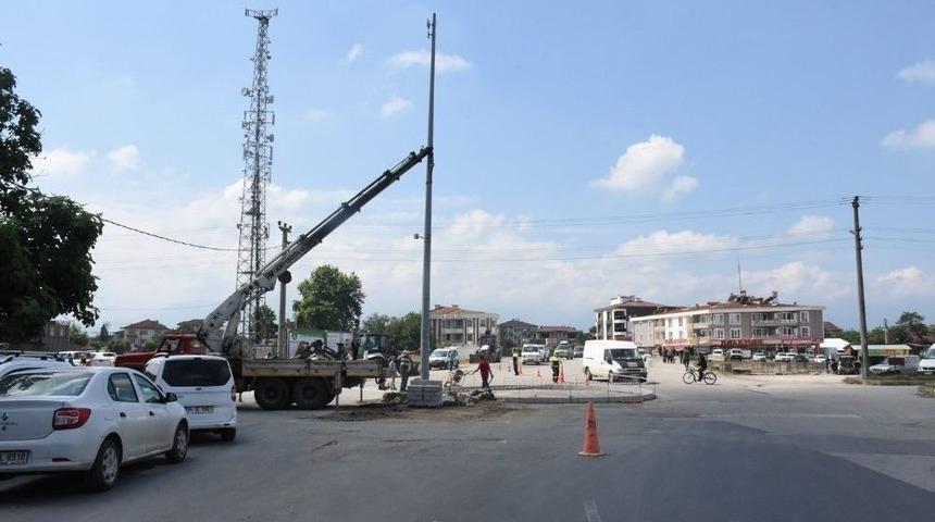 Kavşaklarda D&uuml;zenleme Yapılıyor