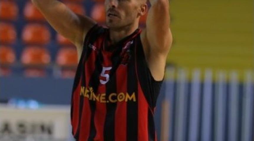 Eskişehir Basket&rsquo;te Evren B&uuml;ker Takıma B&uuml;y&uuml;k Katkı Sağladı