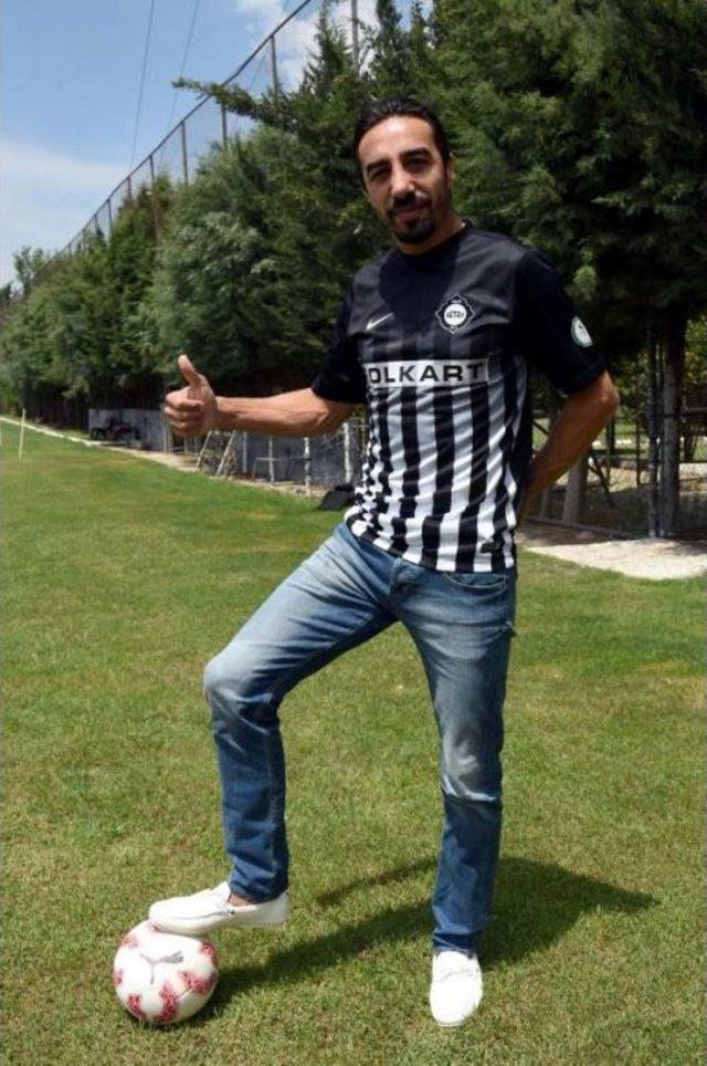 Altay'da İbrahim Öztürk Imzaladı