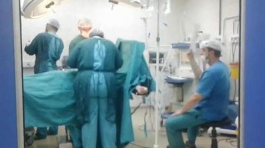 Kartonla Yelpazeli Ameliyat Tartışması