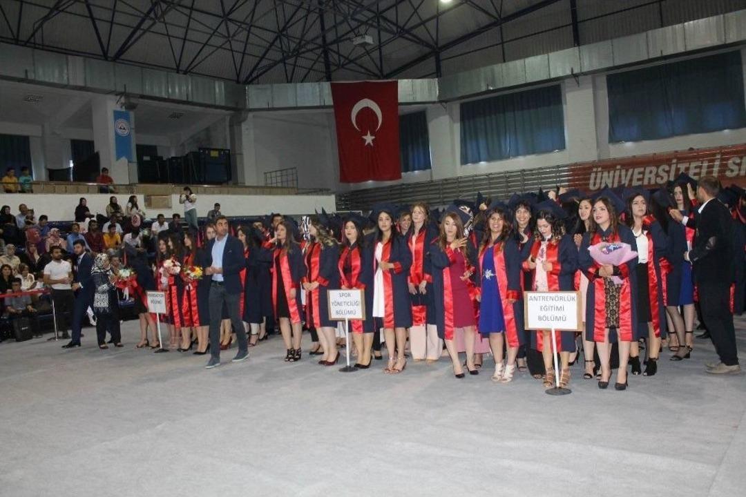 Er&uuml; Besyo&rsquo;dan 400 Sporcu Mezun Oldu