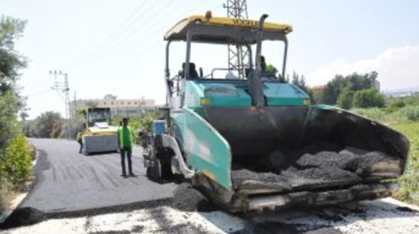 Erdemli&rsquo;de Asfaltlama &Ccedil;alışmaları S&uuml;r&uuml;yor