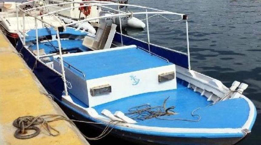 Balık&ccedil;ı Teknesinde 18 Ka&ccedil;ak Yakalandı