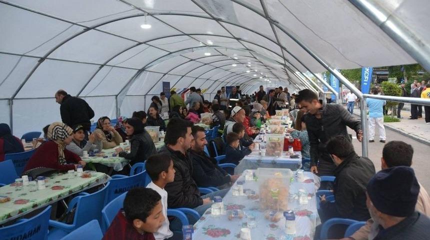 Ardahan Belediyesinden İftar Yemeği