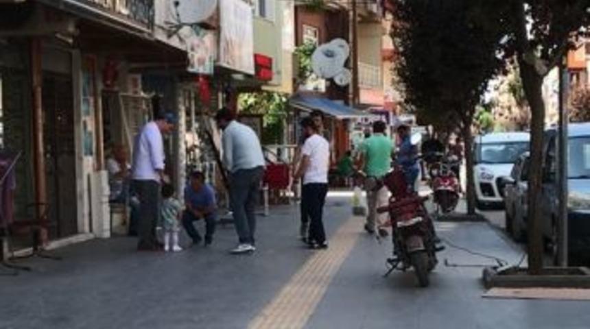 Deprem Yalovalıları Da Sokağa D&ouml;kt&uuml;