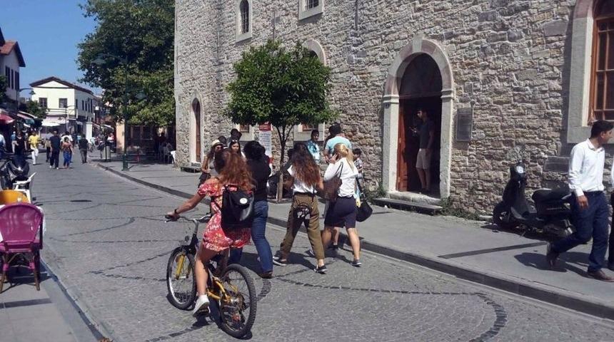 İzmir&rsquo;de Can Kaybı Yok, Vatandaşlar Panikte