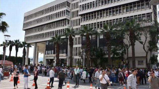 Ege'deki 6.2 Büyüklüğünde Deprem, Türkiye'nin Batısını Sarstı (2)