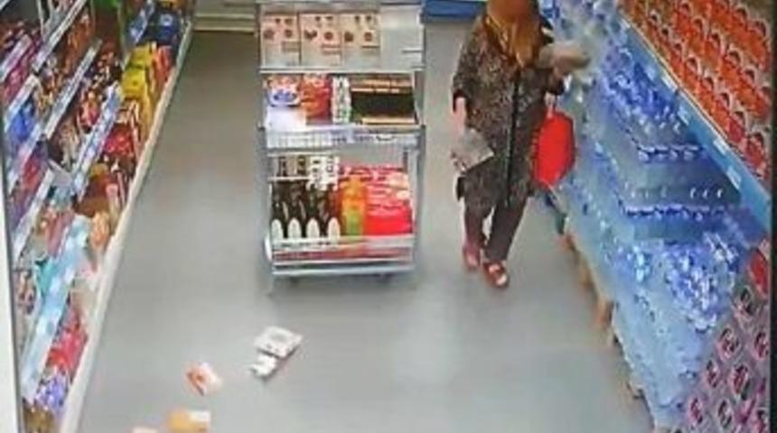 Deprem Anında Bile Alışverişe Devam Etti