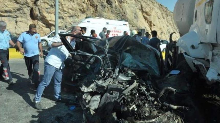 Mardin'de Zincirleme Kaza: 2 &Ouml;l&uuml;, 13 Yaralı