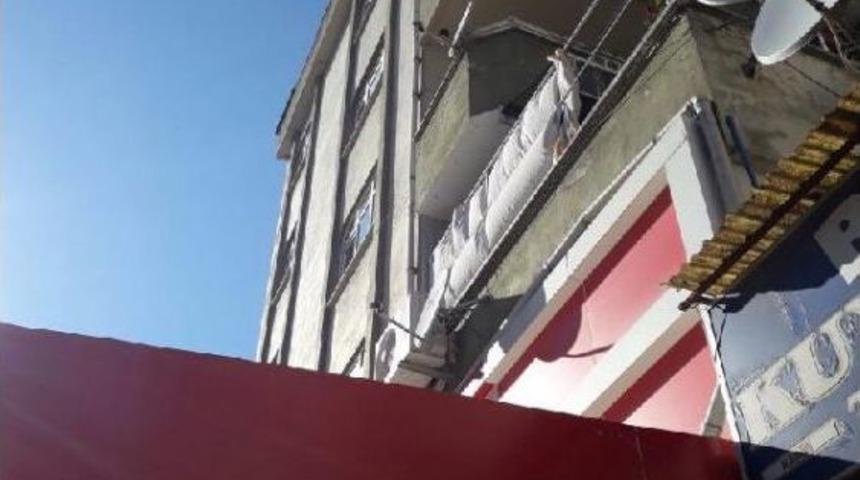 Liseli Kız, Evde Yaralı Bulundu