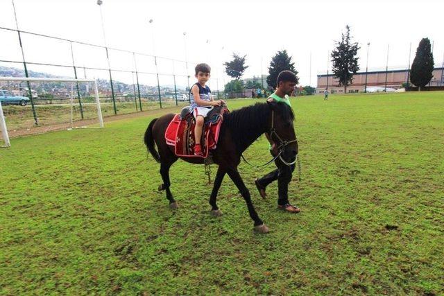 İskenderun’da At Biniciliğine İlgi Artıyor