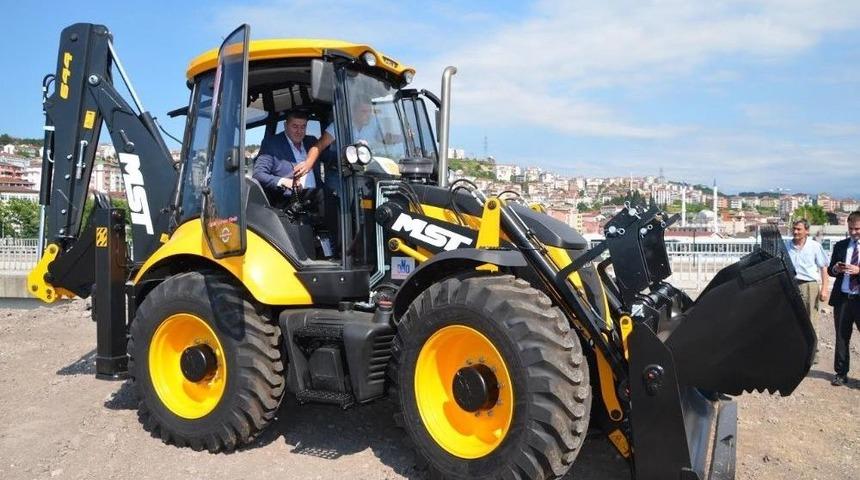 Alaplı Belediyesi&rsquo;ne Yeni İş Makinesi