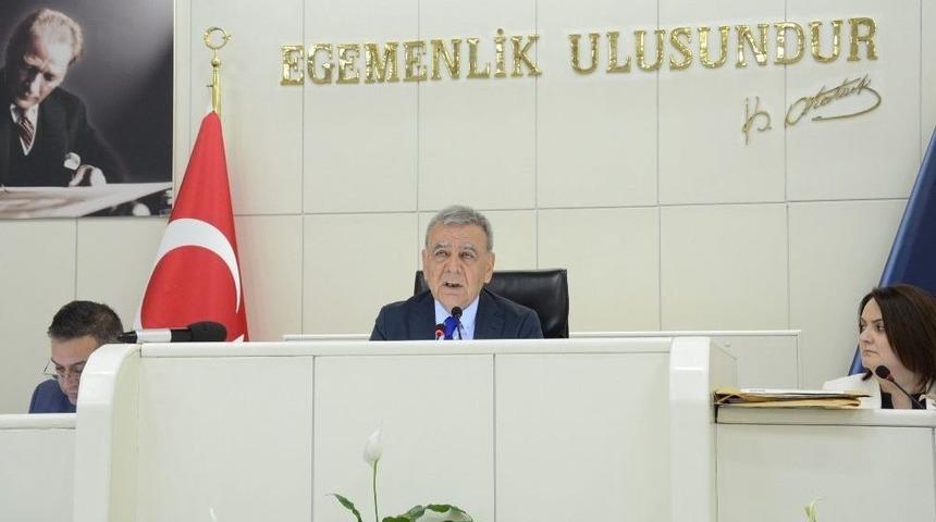 İzmir B&uuml;y&uuml;kşehir Belediye Meclisinde G&uuml;ndem Statlar