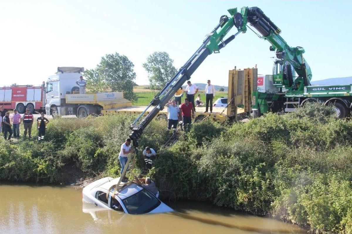 Ameliyatlı Hasta G&ouml;lete U&ccedil;an Ara&ccedil;ta Kurtarılmayı Bekledi