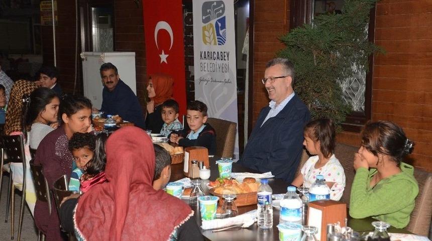 Başkan &Ouml;zkan, Yetim &Ccedil;ocuklarla İftarda Buluştu