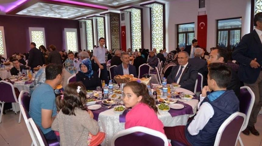 Hava Er Eğitim Tugay Ve Garnizon Komutanlığından Şehit Aileleri Ve Gazilere İftar