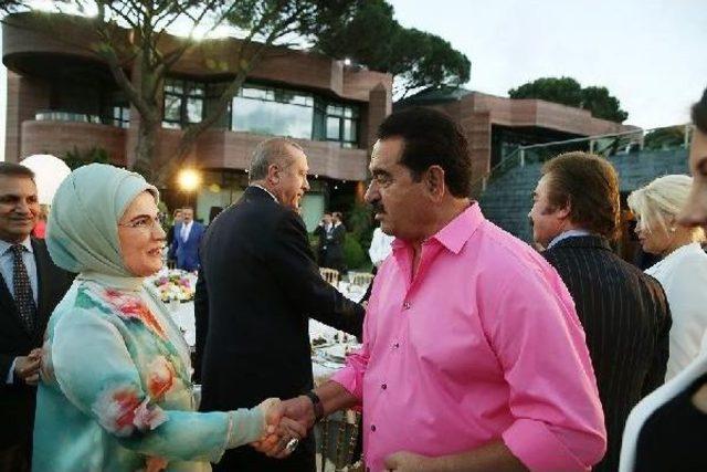 Cumhurbaşkanı Erdoğan Sanat&ccedil;ı Ve Sporculara Iftar Verdi 1