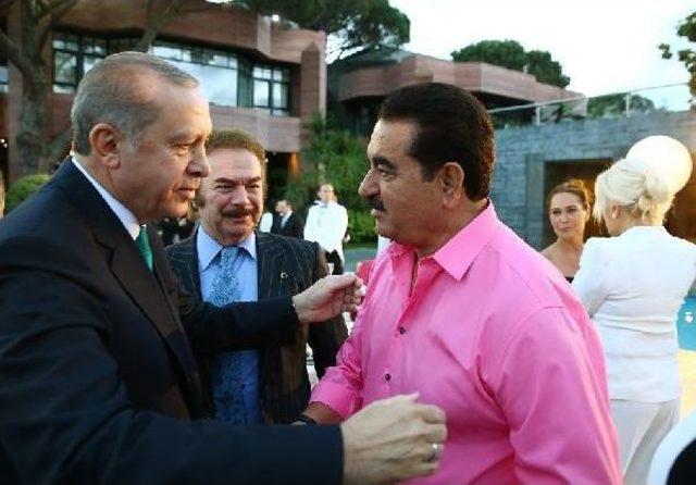 Cumhurbaşkanı Erdoğan Sanat&ccedil;ı Ve Sporculara Iftar Verdi 2
