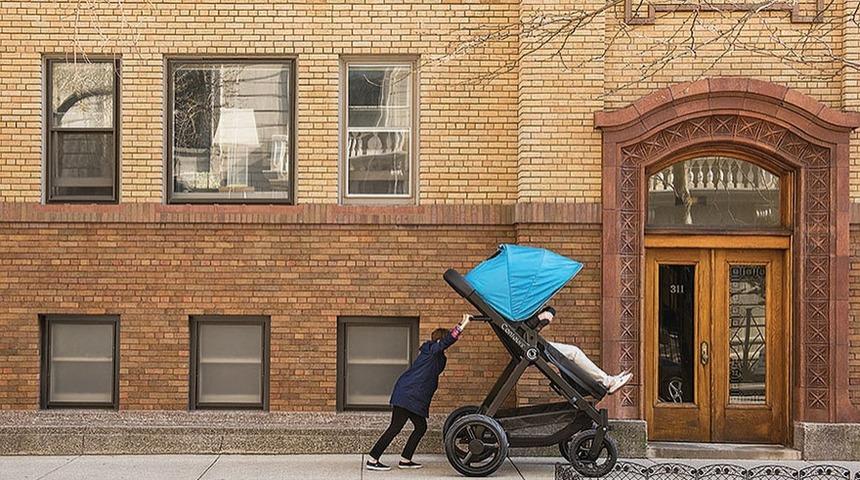 Koca bebekler i&ccedil;in devasa bebek arabası 