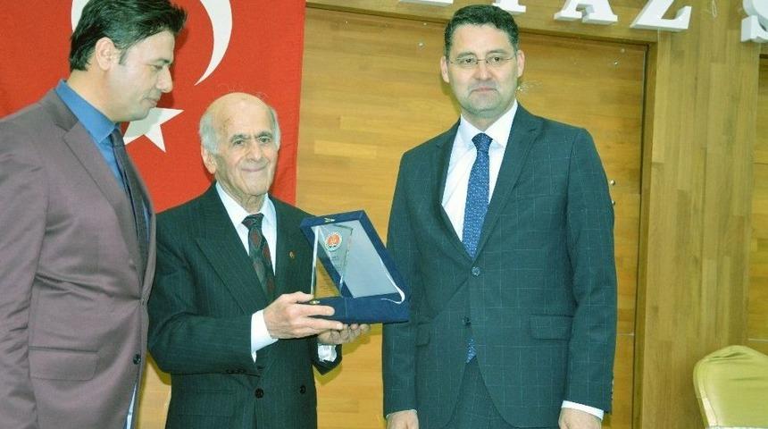 Yarım Asırlık Avukata Onur &Ouml;d&uuml;l&uuml;