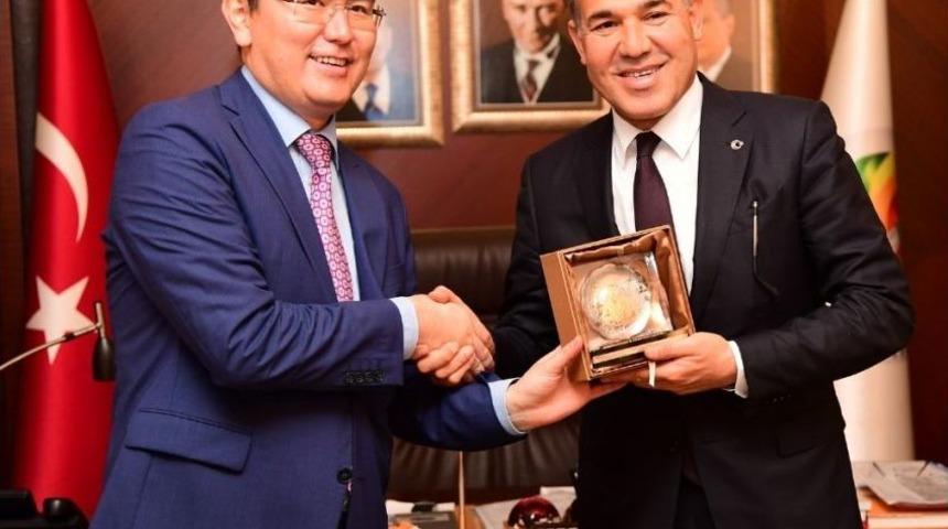 Başkan S&ouml;zl&uuml;: "uluğ T&uuml;rkistan Yeniden Hakikat Olmalı"