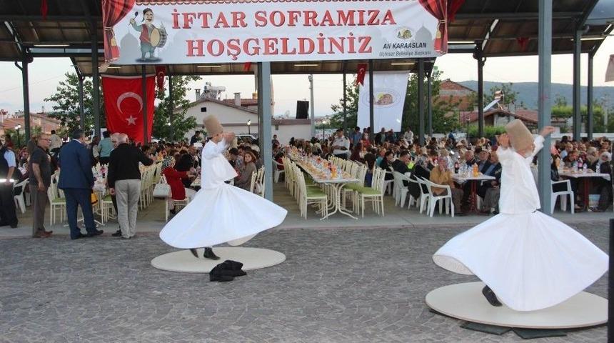 U&ccedil;hisar Belediyesi Kasaba Halkına İftar Daveti Verdi