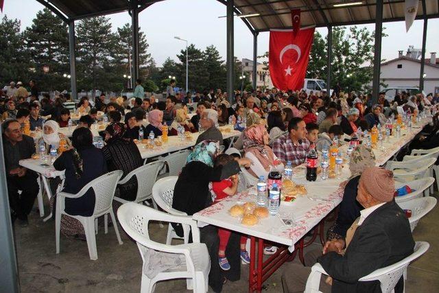 Uçhisar Belediyesi Kasaba Halkına İftar Daveti Verdi