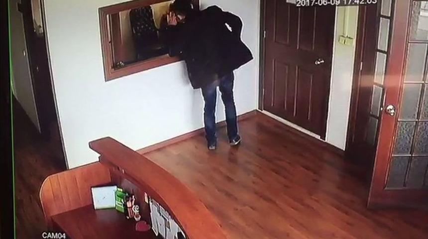 Pendik&rsquo;te Cep Telefonu Hırsızlığı Kamerada