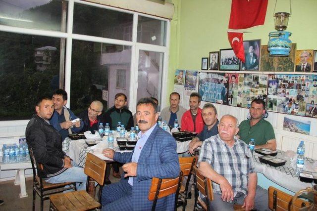 İftarını Tepek&ouml;y Mahallesi Sakinleri İle A&ccedil;tı 1
