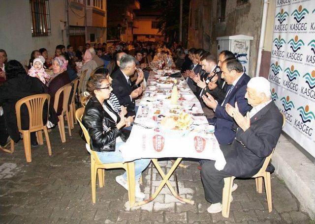Kasgeg, Geleneksel Mahalle İftarını Yaptı 3