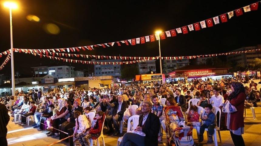 Sincan Ramazan Akşamları&rsquo;nda Ahmet &Ouml;zhan R&uuml;zgarı