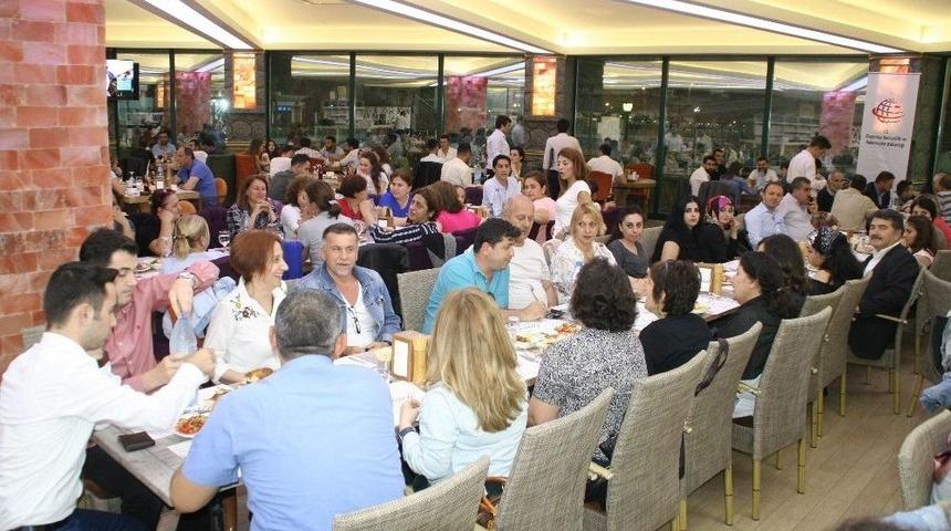 Ptt &Ccedil;alışanları İftarda Buluştu