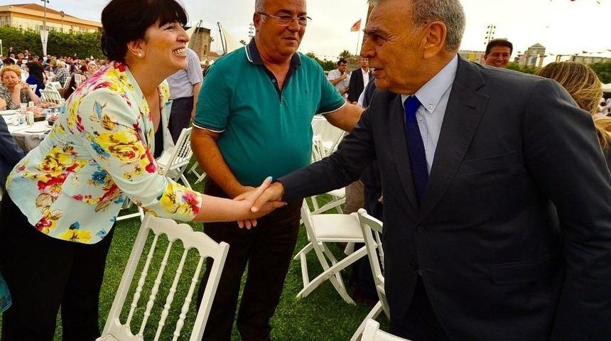 "depreme Karşı Tek &Ccedil;are Kentsel D&ouml;n&uuml;ş&uuml;m"