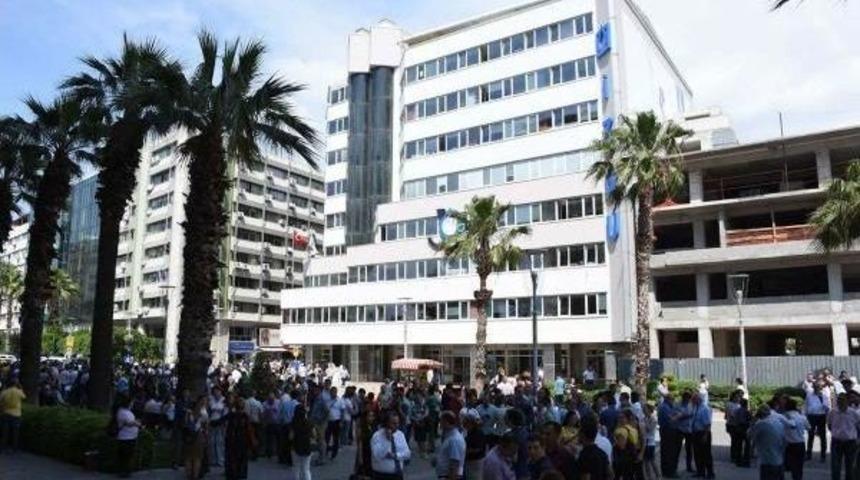 Ege Gece Boyu Beşik Gibi Sallandı