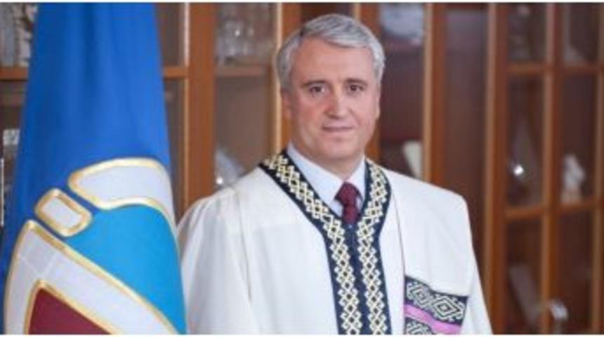 Rekt&ouml;r G&uuml;ndoğan&rsquo;dan Ramazan Bayramı Mesajı