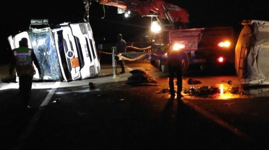 Konya&rsquo;da Zift Y&uuml;kl&uuml; Tır Devrildi: 1 &Ouml;l&uuml;