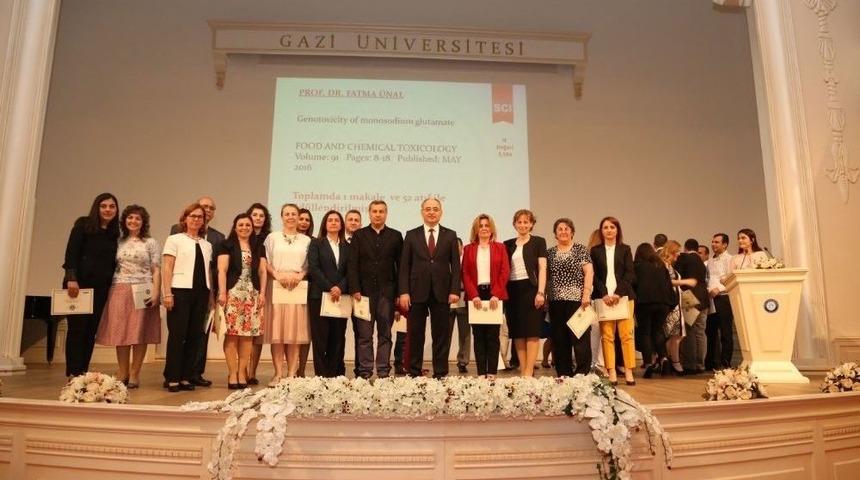 Gazili Akademisyenler &lsquo;uluslararası Yayın Teşvik &Ouml;d&uuml;lleri&rsquo;ni Aldı