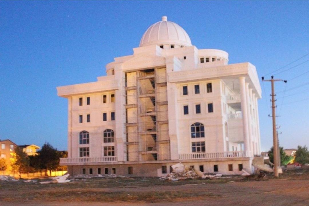 Beyaz Saray&rsquo;a Benzetilen Belediye Binasına Başkandan Esprili A&ccedil;ıklama