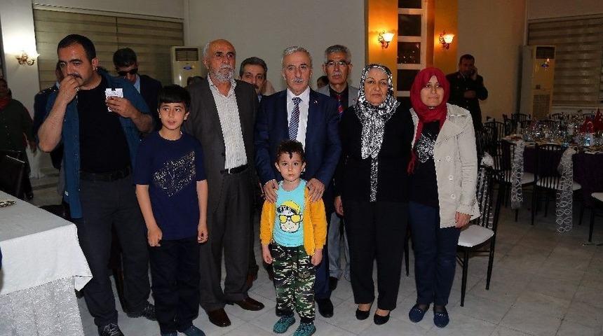 Vali Kam&ccedil;ı İftar Yemeğinde Şehit Aileleriyle Bir Araya Geldi