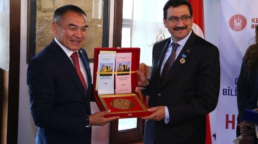 Ke&ccedil;i&ouml;ren&rsquo;de Nazarbayev&rsquo;in Manifestosu Değerlendirildi