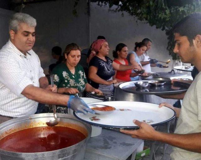 Romanlar 6. Geleneksel Ramazan İftarında Buluştu