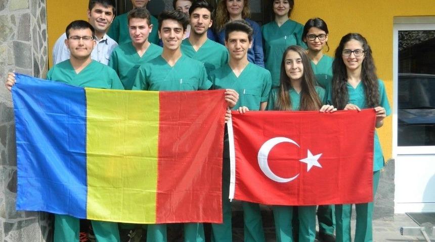 Uşak Ve Balıkesirli &Ouml;ğrenciler Avrupa&rsquo;da 2 Hafta Eğitim Aldılar