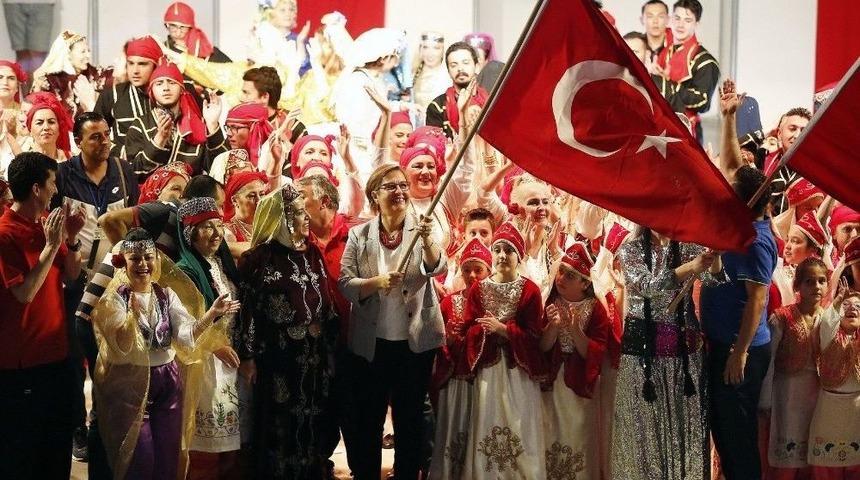 Konak&rsquo;ta 13 Yıllık Şenlik G&ouml;z Doldurdu