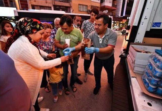 Evlerine Girmeye Korkanlara Sıcak Yemek